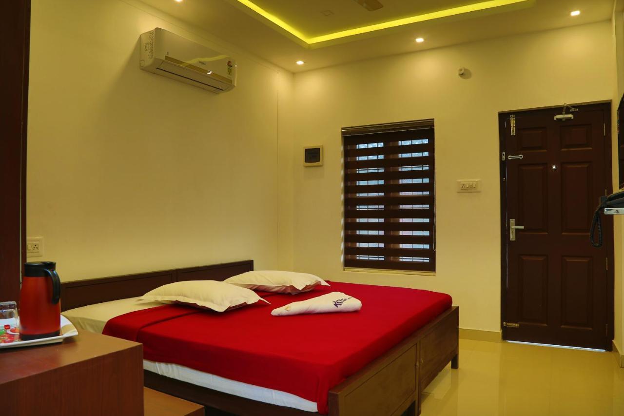 Karibu Residency Hotel Malappuram Exterior photo