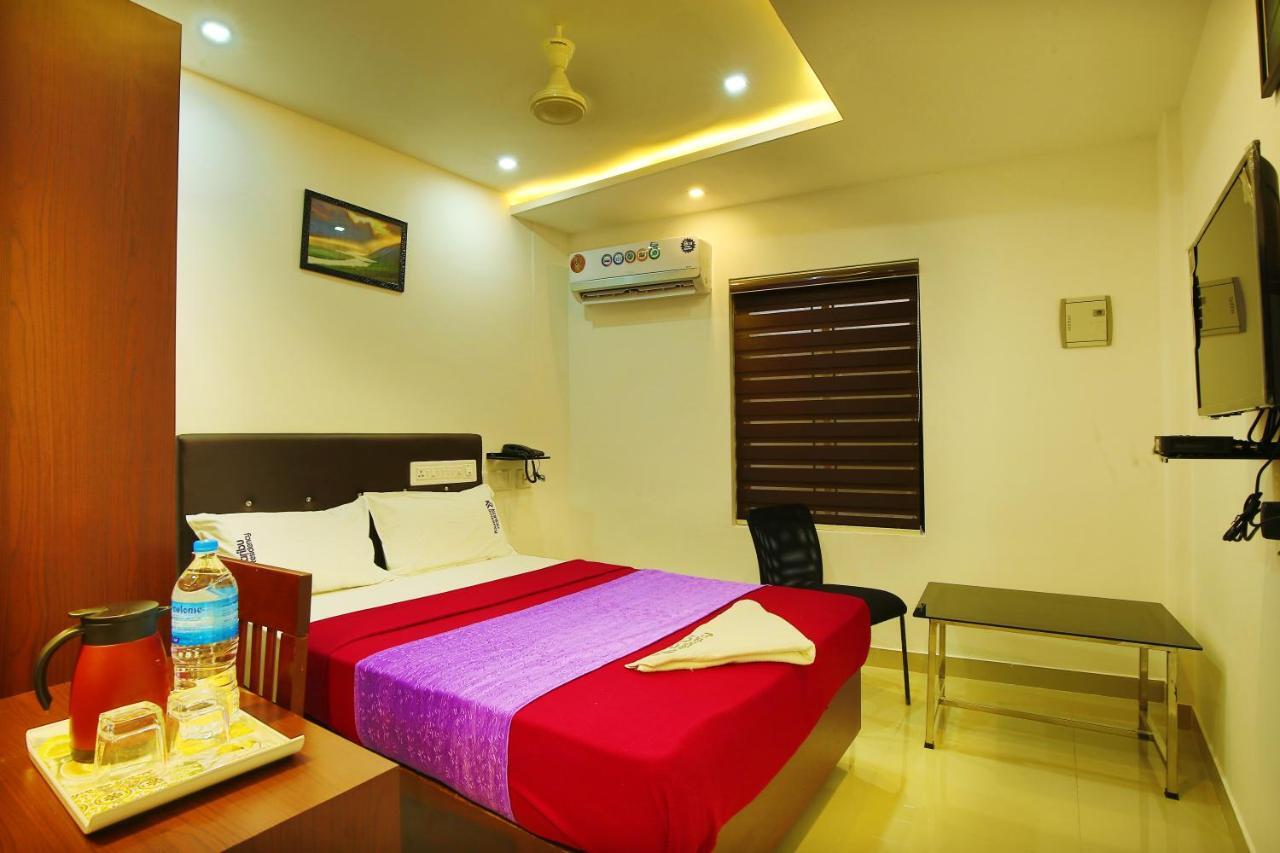 Karibu Residency Hotel Malappuram Exterior photo