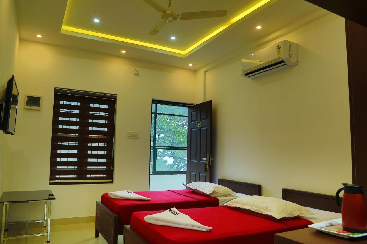 Karibu Residency Hotel Malappuram Exterior photo