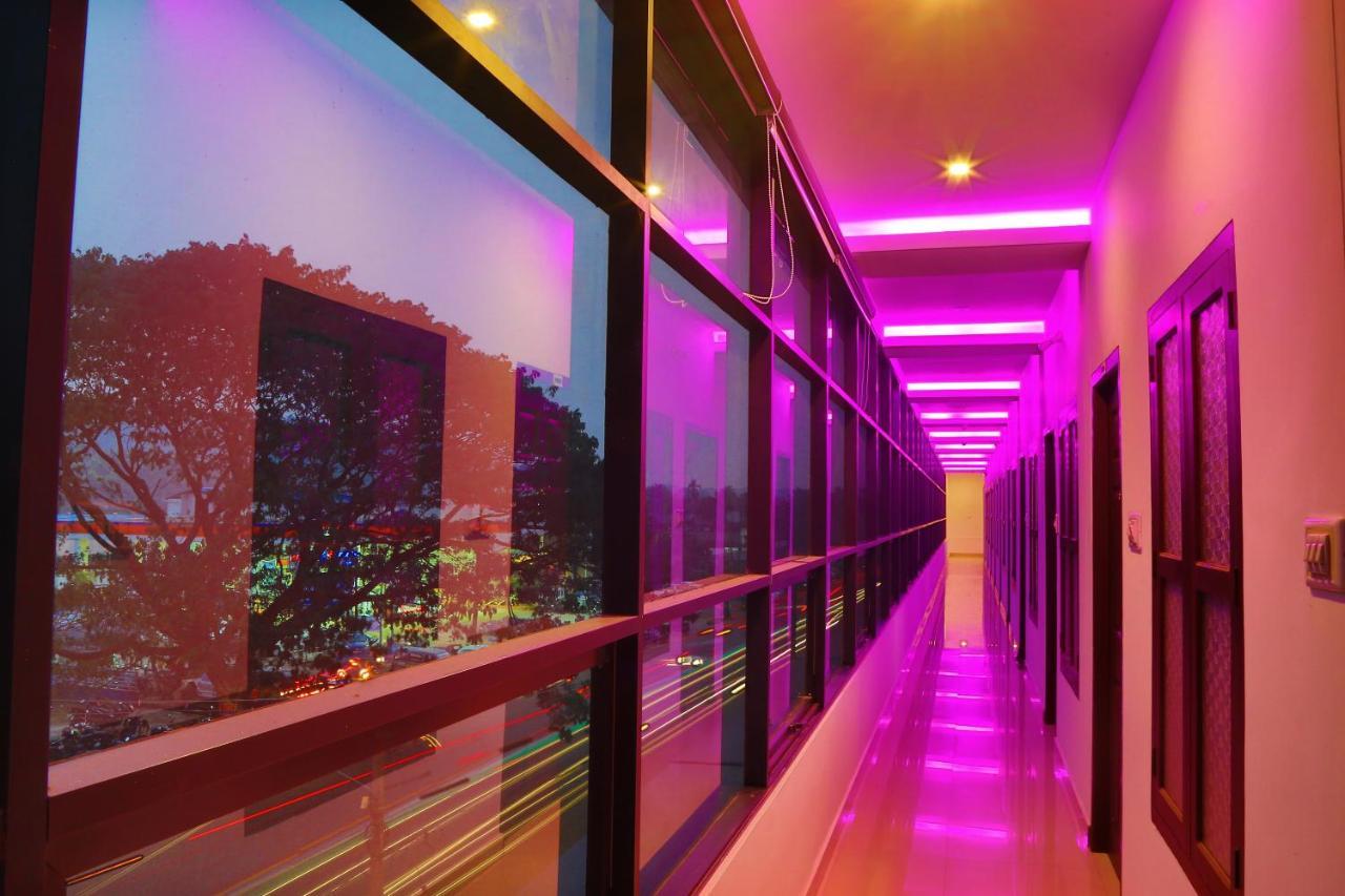 Karibu Residency Hotel Malappuram Exterior photo